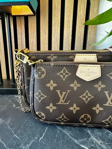 Multi Pochette Accessoires Rose / Collection 2023 / M44840